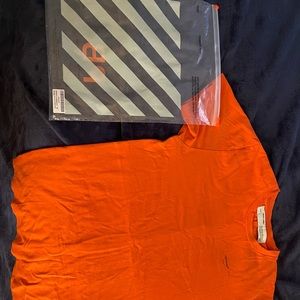 OFF-WHITE T-Shirt